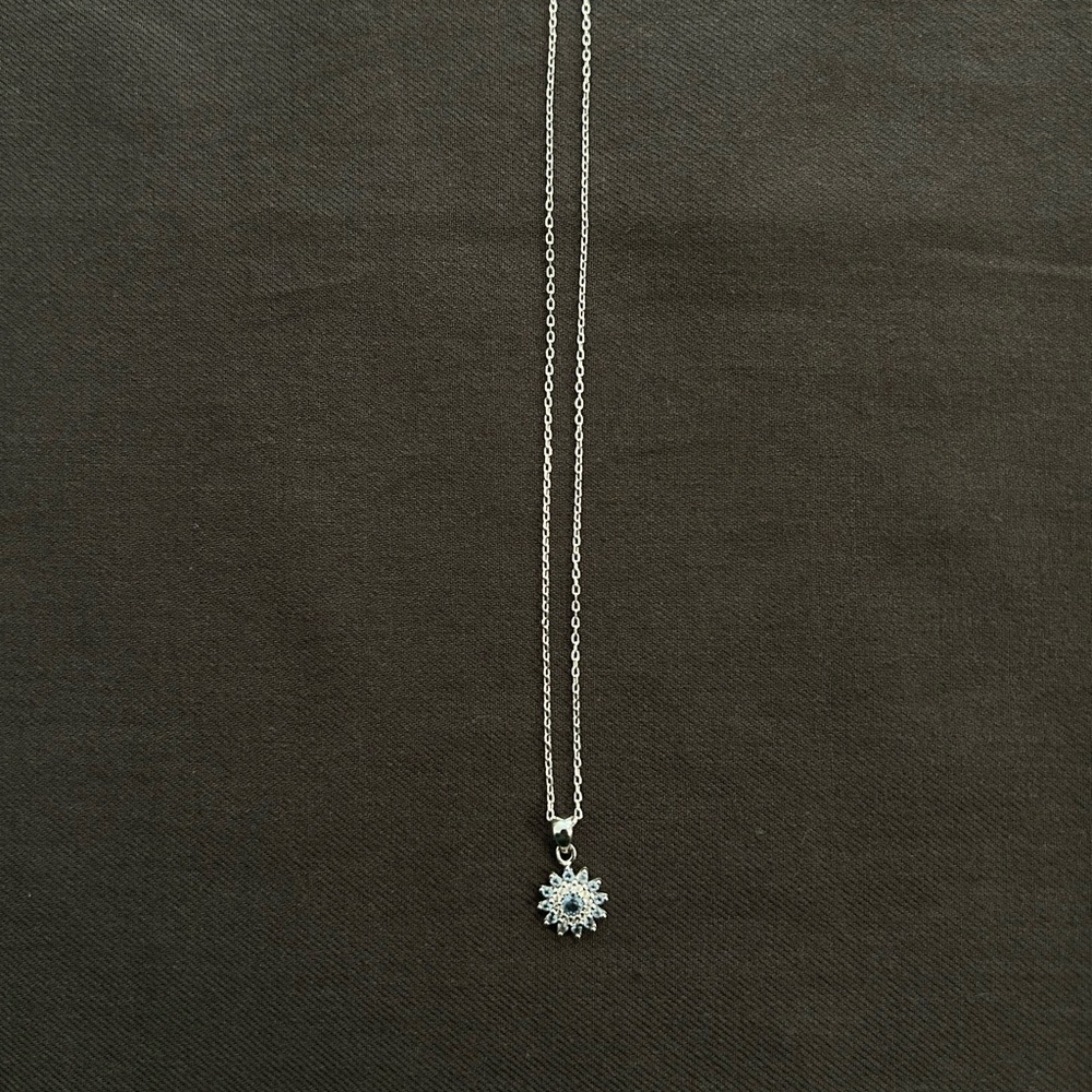 Silver Sunflower Pendant Necklace
